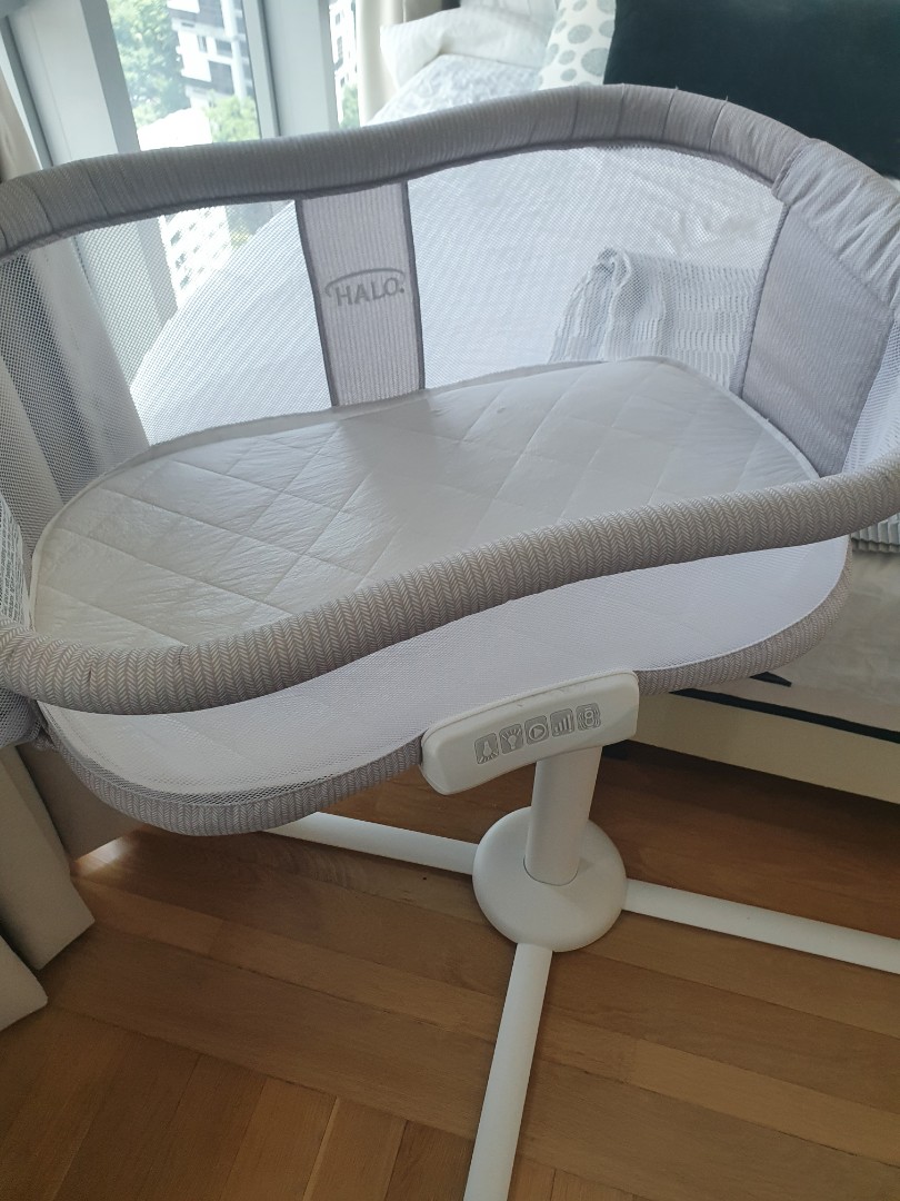 Halo Bassinest Swivel Sleeper Premiere Series, Herringbone, Babies