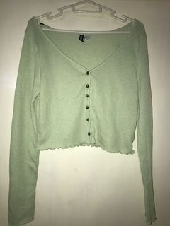 (Category: ) located in . Submitted by bylissapreloved (Listing ID 1067892383, Image 1). Description: .