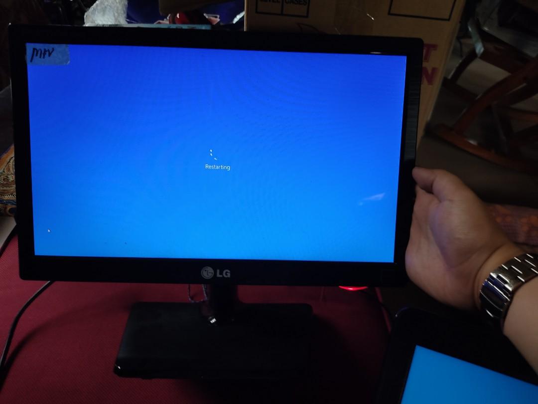 LG Flatron E1642 LED Monitor 15.6", Computers & Tech, Parts