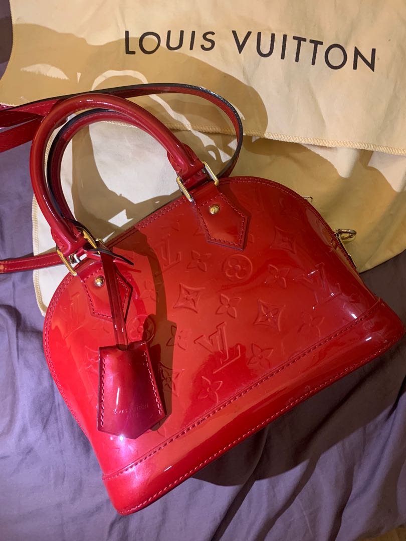 nylon Brig præsentation Louis Vuitton Alma BB in red vernis, Luxury, Bags & Wallets on Carousell