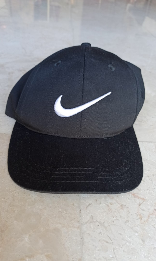 black nike cap