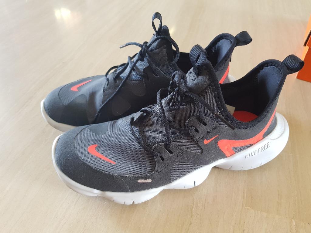 boys grey nike shoes