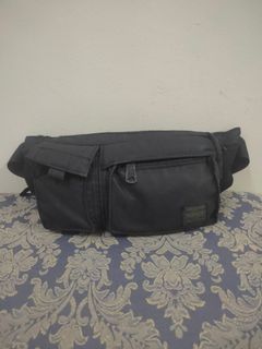 (Category: ) located in . Submitted by az.bundle.preloved (Listing ID 1067748156, Image 1). Description: .