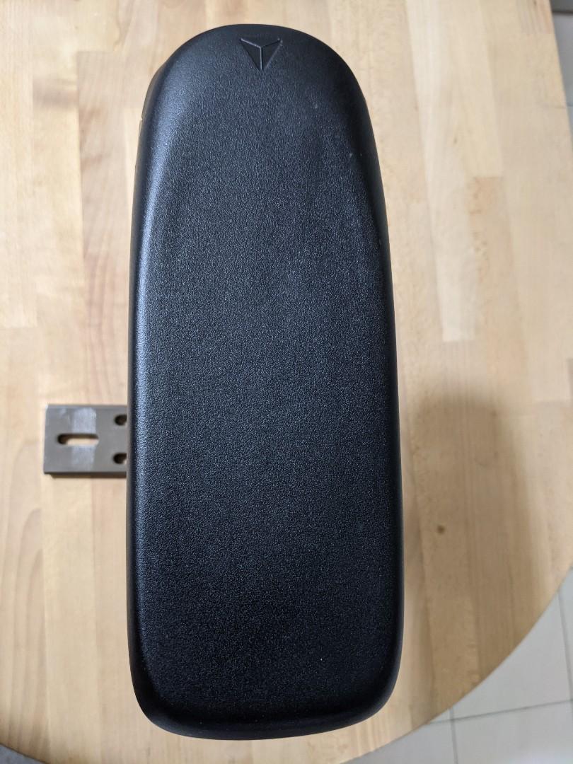Secret Lab Chair Armrest (Right), Furniture & Home Living, Furniture