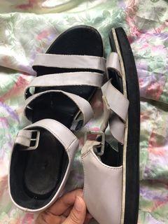 Sepatu sendal Urban & Co ungu pastel