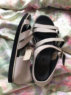 Sepatu sendal Urban&Co ungu pastel