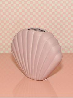Shell vase