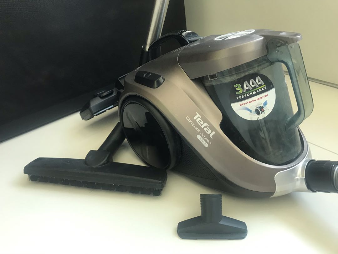 Tefal cyclone vacuum cleaner, TV & Home Appliances, Vacuum Cleaner