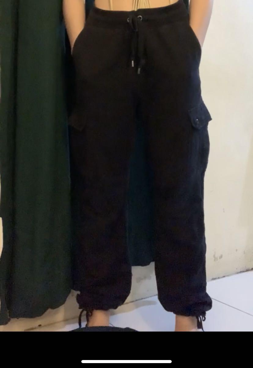Uniqlo Black Cargo pants, Women's 