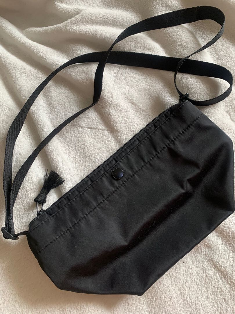 Uniqlo Sling Bag Women S Fashion Bags Wallets Cross Body Bags On Carousell