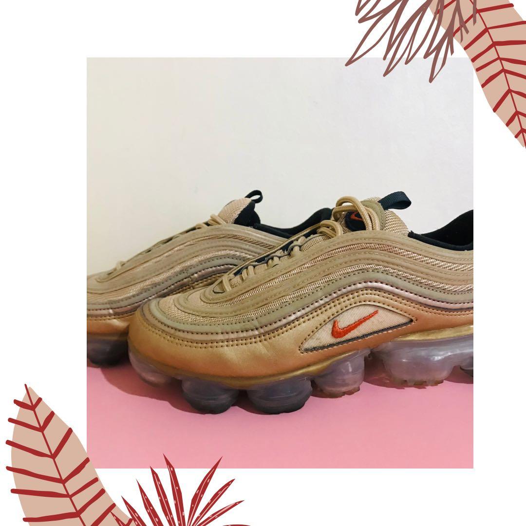 Gold vapormax 97 women's hot sale