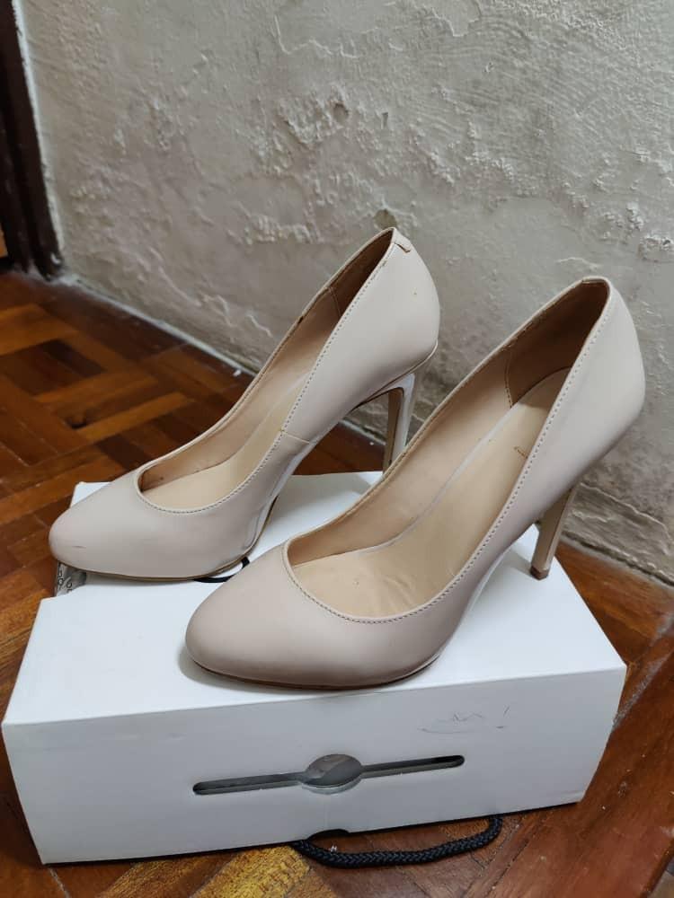 Almond toe pumps online