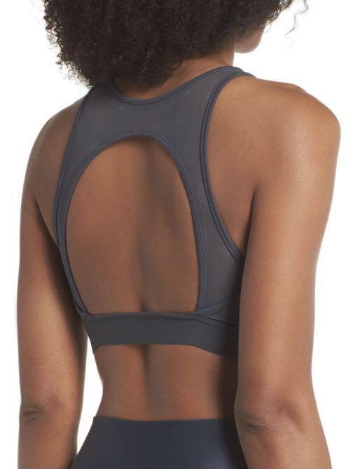 Alo Incline Bra BNWT (Category: Activewear) located in Singapore. Submitted by nell_snell (Listing ID 1068141418, Image 2). Description: Brand new with tag Colour: dark grey Size: M.