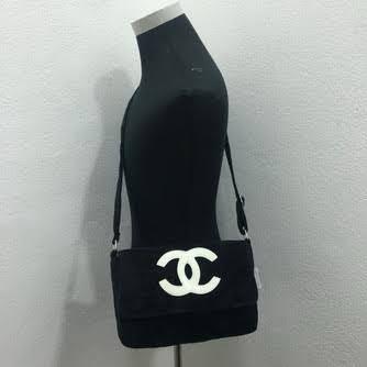 Chanel Precision VIP messenger bag (VIP gift), Women's Fashion, Bags &  Wallets, Purses & Pouches on Carousell