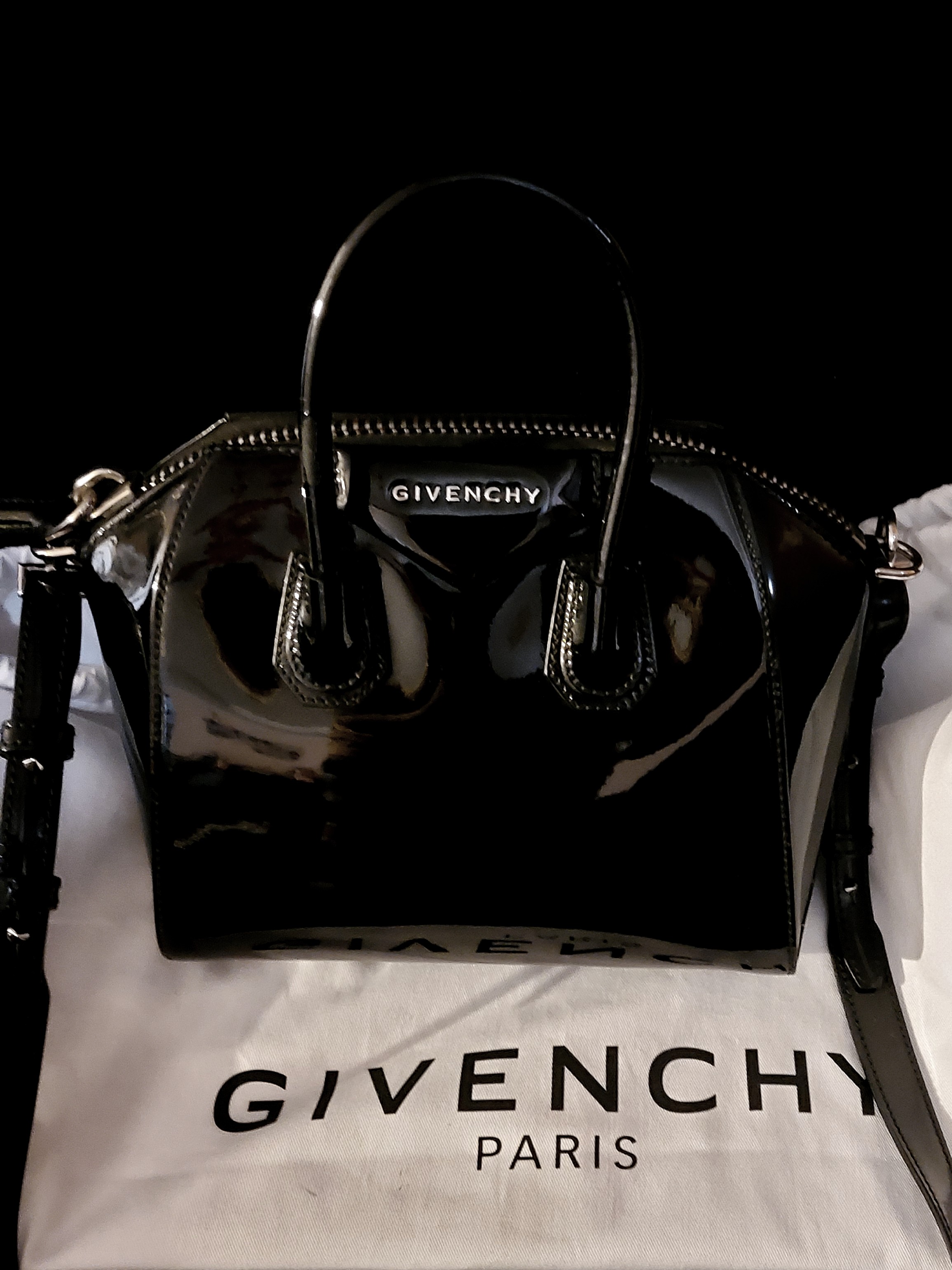Givenchy antigona patent leather bag outlet