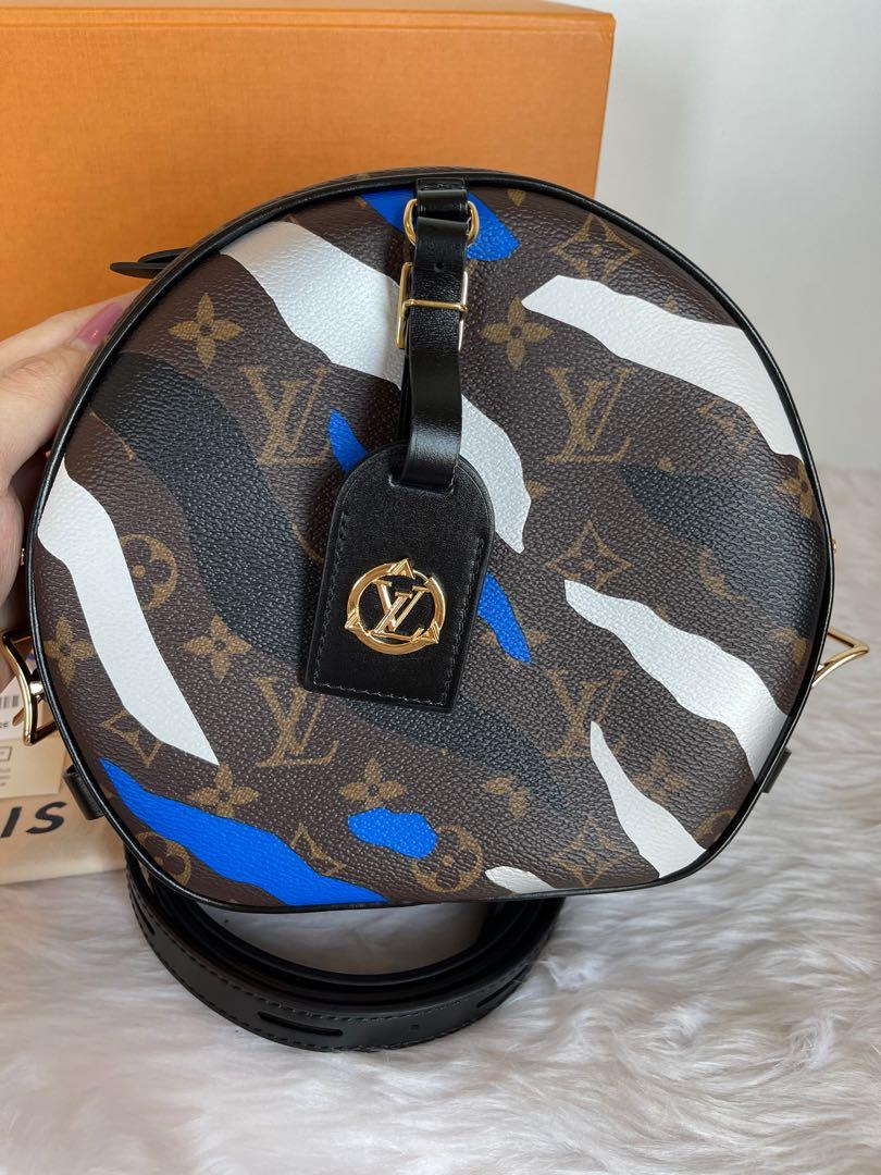 Louis Vuitton x LOL League of Legends Limited Boite Chapeau Souple Bag  46lk62s For Sale at 1stDibs