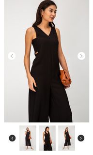 (Category: ) located in . Submitted by clearmywardrobe17 (Listing ID 1067992737, Image 1). Description: .