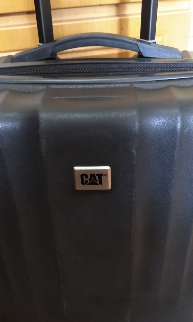 Caterpillar luggage 20", 其他, 其他 Carousell
