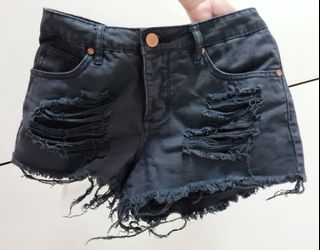 (Category: ) located in . Submitted by craftsandstuffs.here (Listing ID 1068063134, Image 1). Description: .