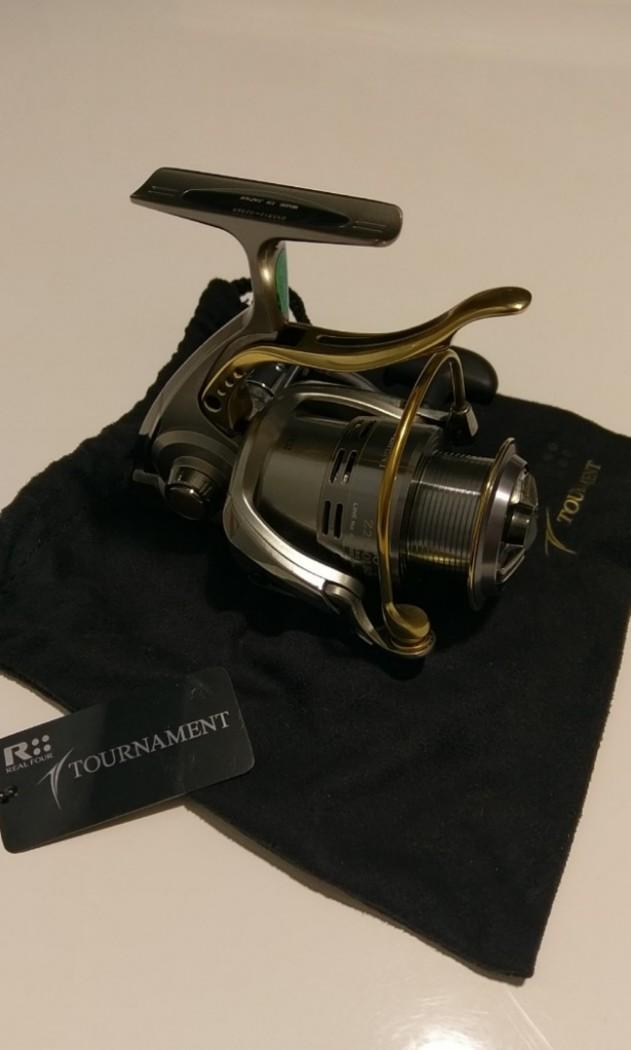 DAIWA魚鮫TOURNAMENT ISO Z•2500 LBD, 運動產品, 運動與健身, 運動與