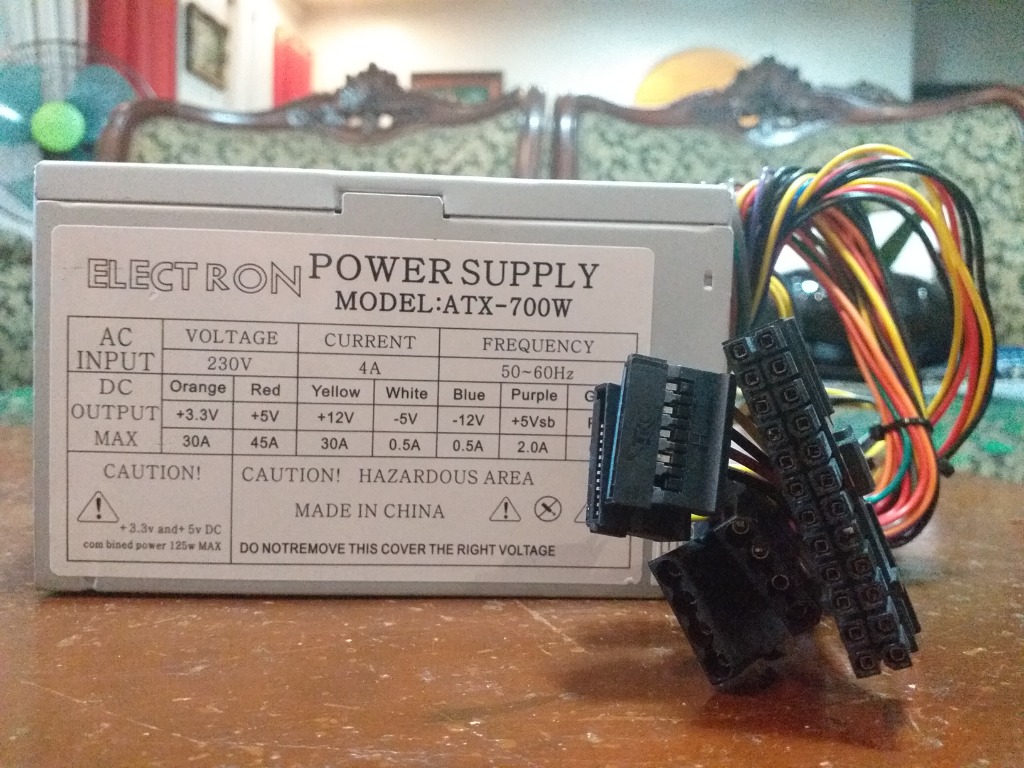 (BARELY USED) Electron ATX700W Power Supply for Desktop PC's (BARELY
