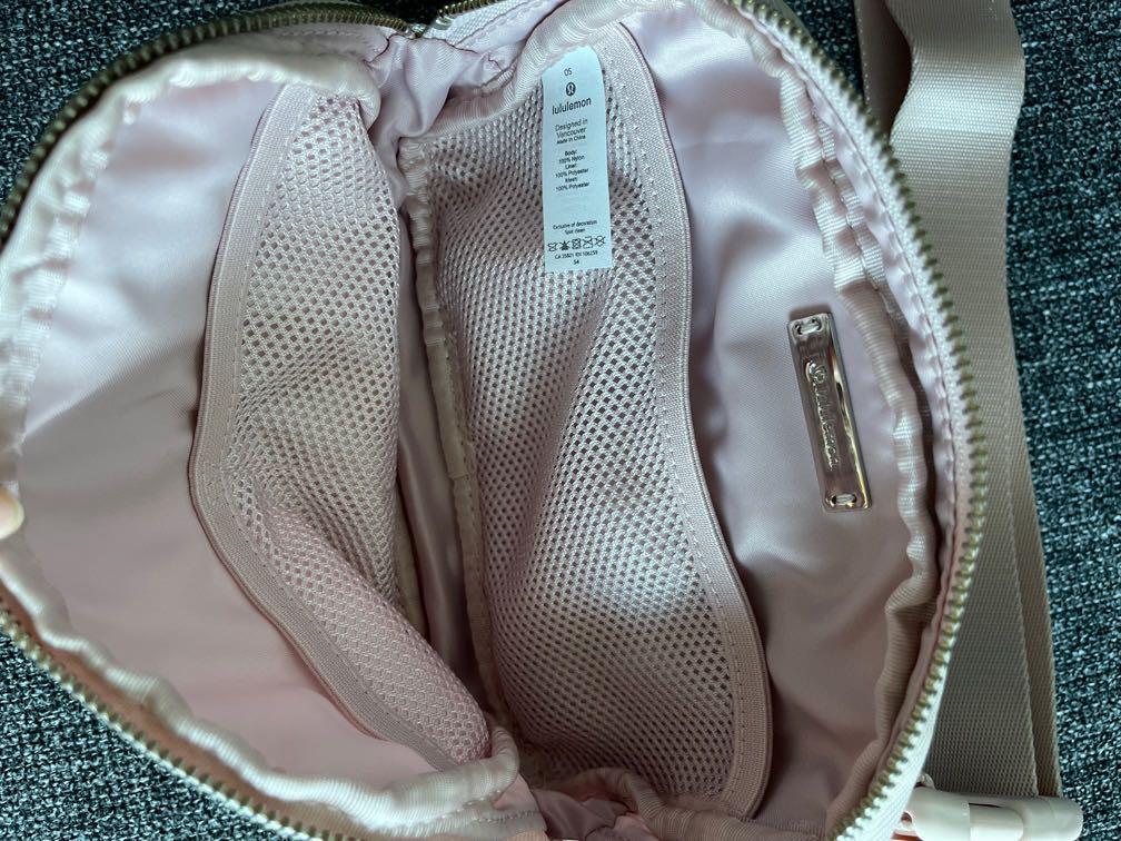 Lululemon everywhere belt sales bag misty pink