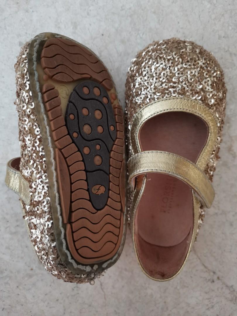 Gold shoes on sale size 7