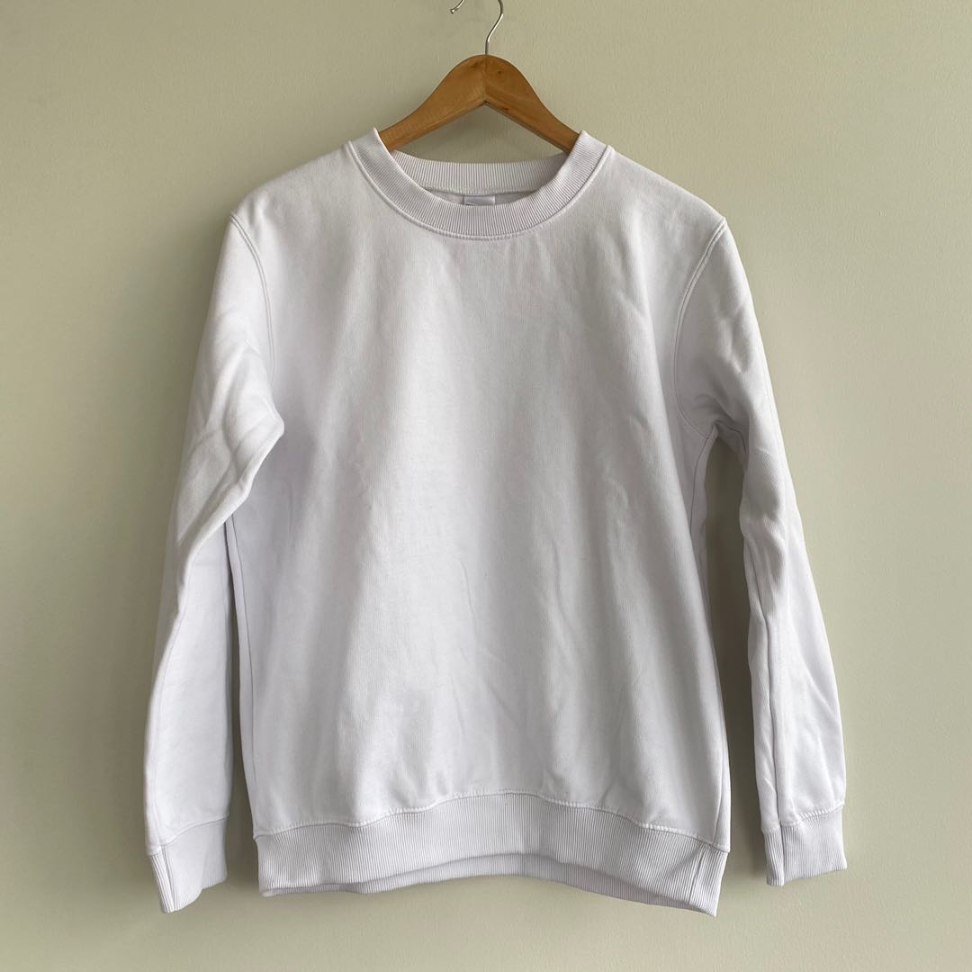 gildan white sweater