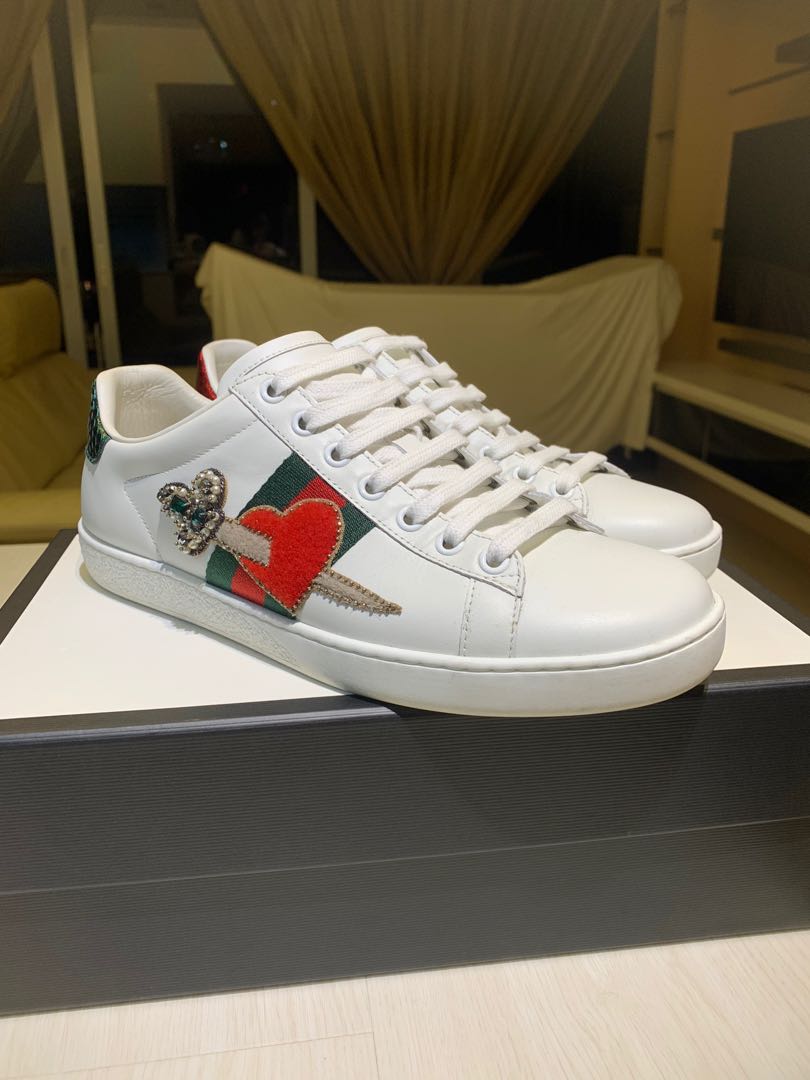 Gucci heart dagger discount ace sneakers