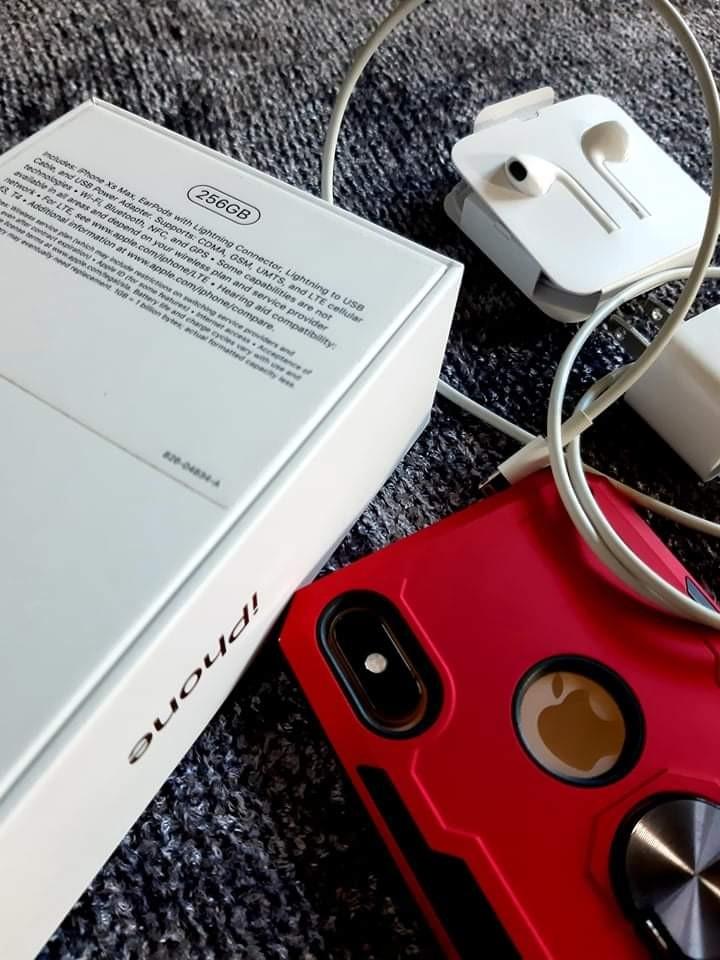 Iphone Xs Max Iphone watch Series 4, 44MM (Category: iPhone X Series) located in Manila. Submitted by yssay23 (Listing ID 1068129508, Image 1). Description: Iphone Xs Max 256gb Iphone watch series 4, 44M Complete package ( Charger, earphones, box,) No dents, no scratches, no issue makinis pa sa asawa o jowa mo na bagong derma. Pwede sa maarte 35000 price still negotiable for sure buyer. Pm lang, txt this number 09310813804 for faster transaction.