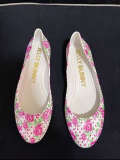 (Category: ) located in . Submitted by ladydina09 (Listing ID 1064262040, Image 1). Description: .