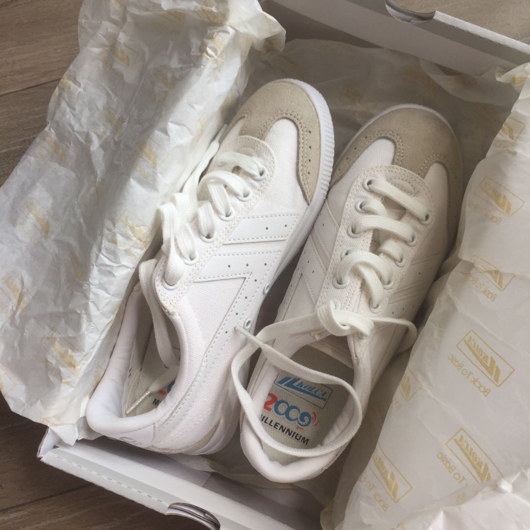 White shoes best sale under 2000