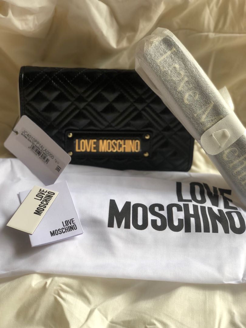Love moschino diamond quilted sling bag deals