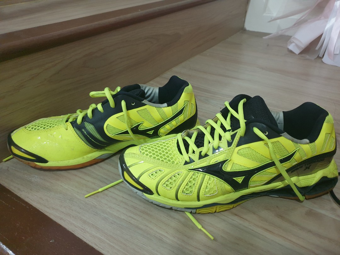 Sepatu mizuno tornado x store
