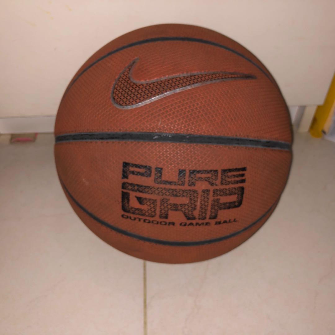 spelen werper Puno Nike Pure Grip 籃球（7號）, 運動產品, 運動與體育, 運動與體育- 球拍和球類運動- Carousell