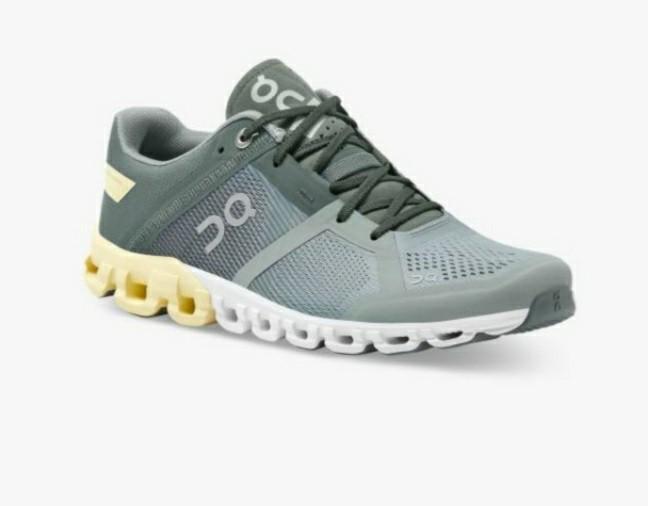 qc running shoes