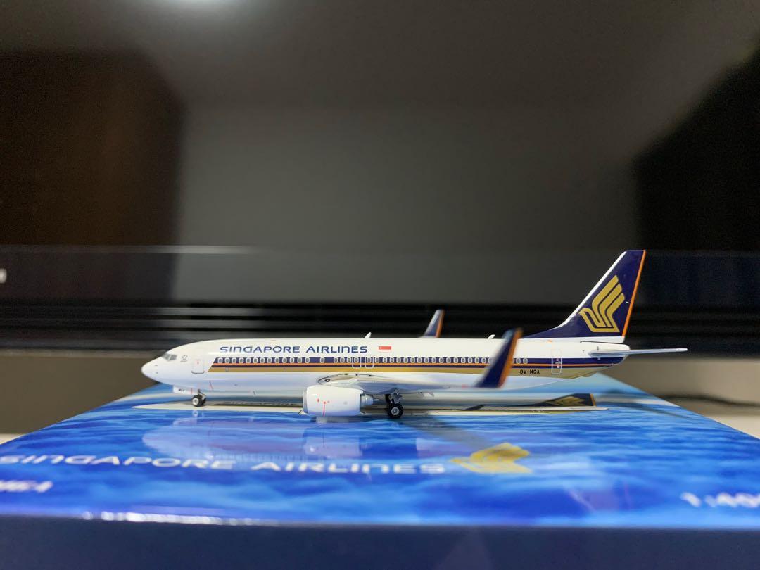 Phoenix Models Singapore Airlines Boeing B737-800 9V-MGA 1:400, Hobbies   Toys, Toys  Games on Carousell