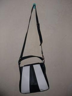 Sling Bag Noche