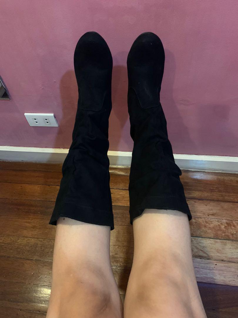 Suede boots (Category: Boots) located in Manila. Submitted by trixcatly (Listing ID 1068048989, Image 2). Description: Size 7.5 on tag but best fits size 6.