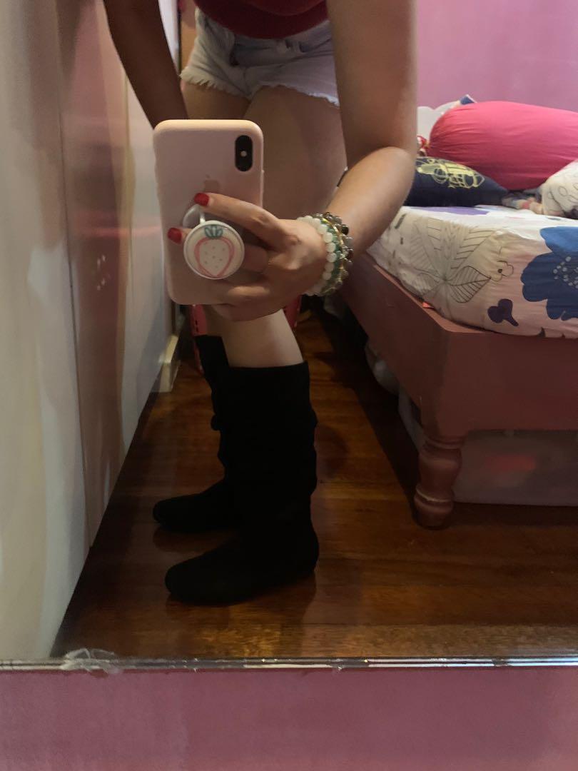 Suede boots (Category: Boots) located in Manila. Submitted by trixcatly (Listing ID 1068048989, Image 1). Description: Size 7.5 on tag but best fits size 6.