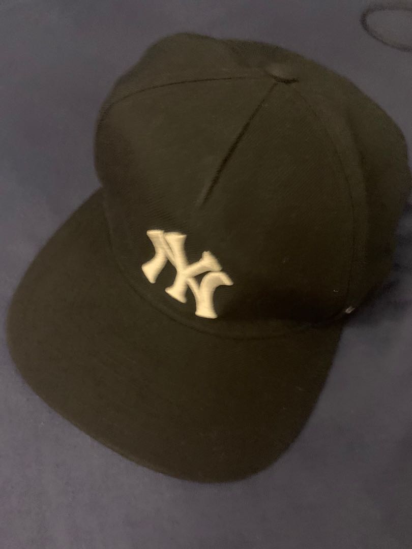 supreme yankees hat