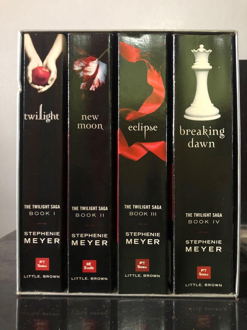 TWILIGHT SERIES BOOK COLLECTION, Hobbies & Toys, Books & Magazines, Fiction  & Non-Fiction on Carousell