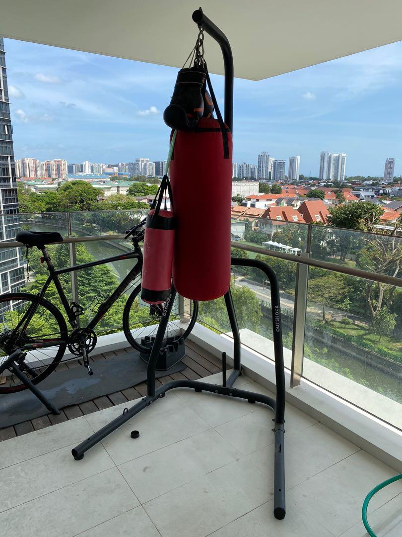 USED Punching bag comes with stand, Sports Equipment, Other Sports