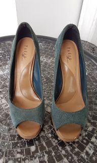 (Kategori: ) berada di . Dikirim oleh whitehouse_preloved (ID iklan 1067978168, Gambar 1). Deskripsi: .