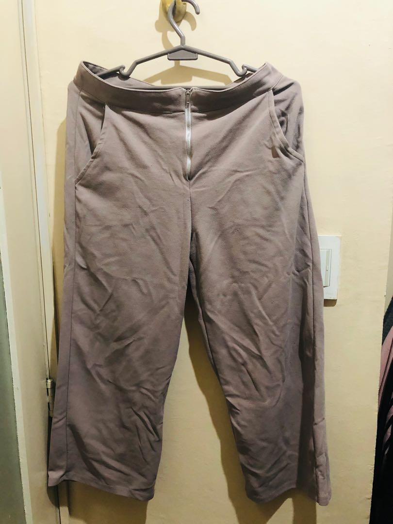Violet Blush Top & Plaid Straight Trousers (Category: Other Bottoms) located in Mandaluyong City. Submitted by agsp28 (Listing ID 1068115642, Image 3). Description: Crop Top only- 150 Pants only-250 RFL: Does’t fit anymore .