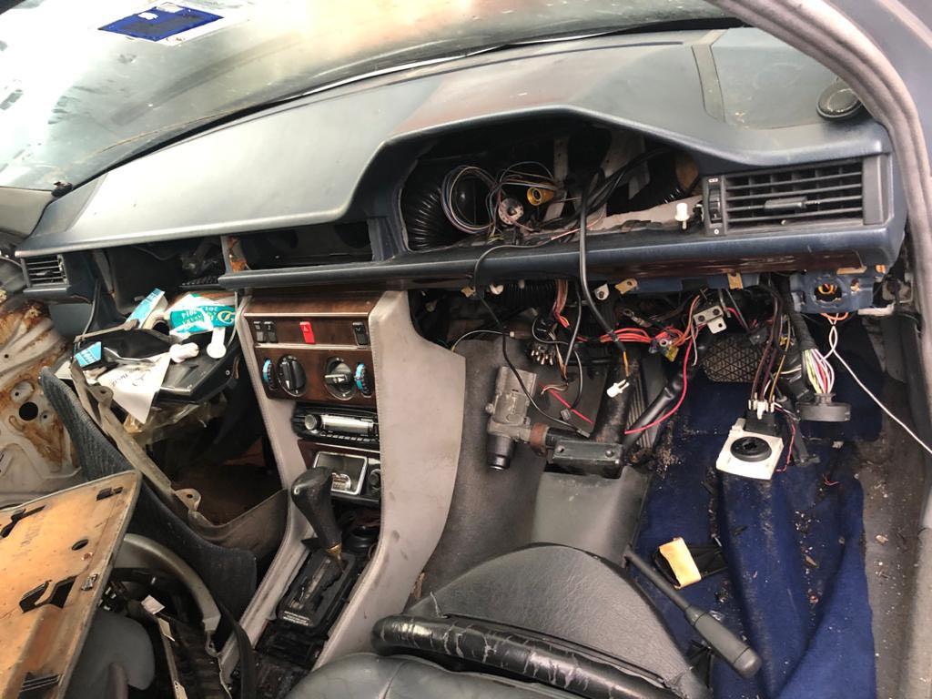 W124 Dashboard Auto Accessories on Carousell