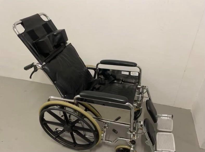Wheelchair with elevated footrest, Health & Nutrition, Assistive