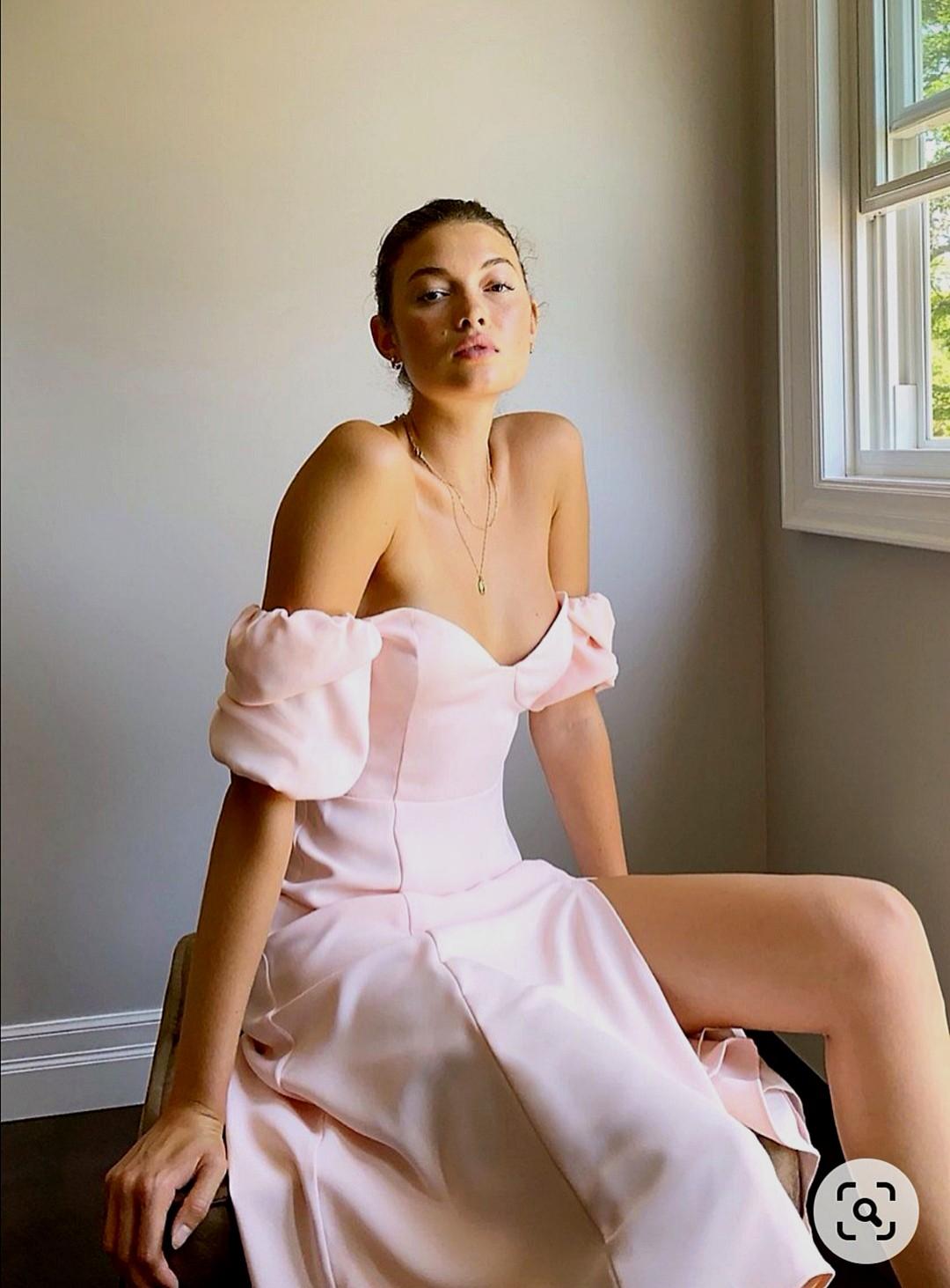novella dress aritzia