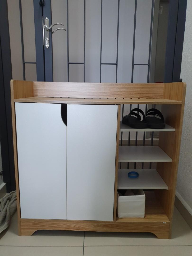 Basic shoe cabinet (empty) (Category: Shelves, Cabinets & Racks) located in Petaling Jaya. Submitted by zcemh56 (Listing ID 1068268093, Image 2). Description: Used shoe cabinet, 4 levels. New RM150 from lazada. Will not be dismantle. Self collect only..