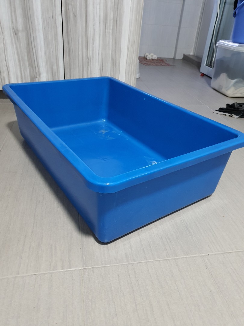 Plastic tub outlet fish tank